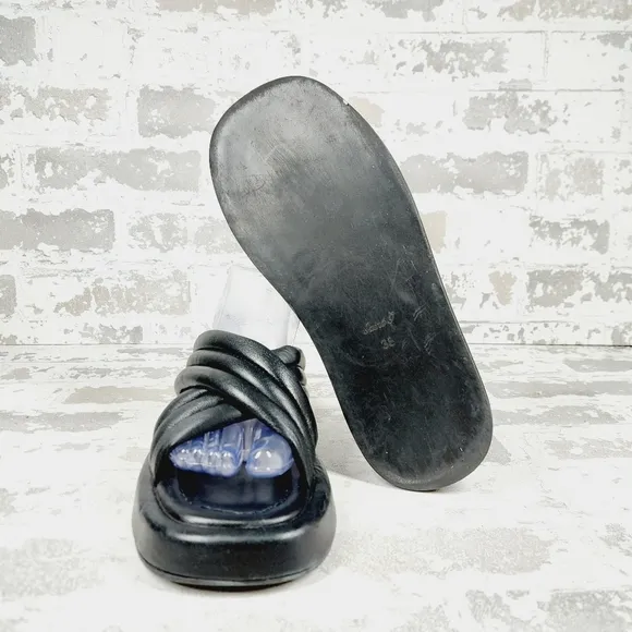 New Saint G Rhianna Black Cross-over Strap Slip On Slides  K285