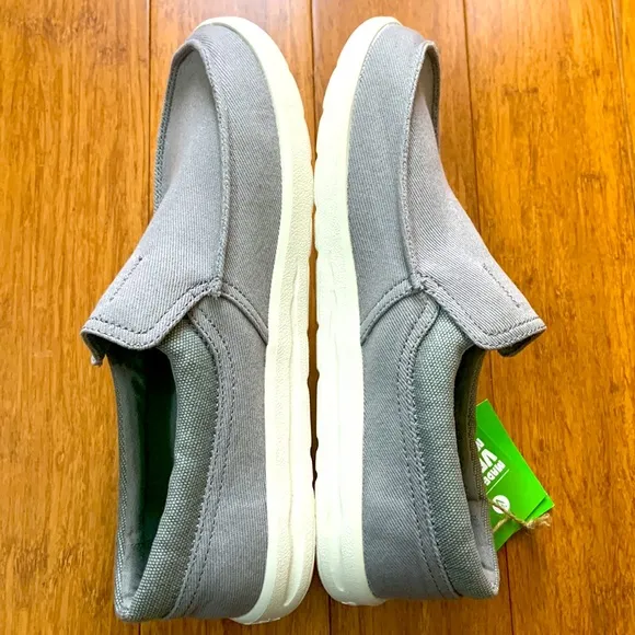 NEW SANUK Men’s Grey Canvas Slip-on Sz 9