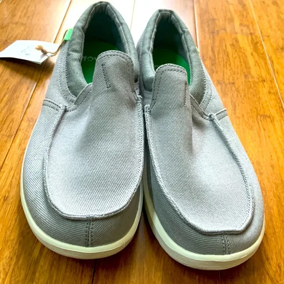 NEW SANUK Men’s Grey Canvas Slip-on Sz 9