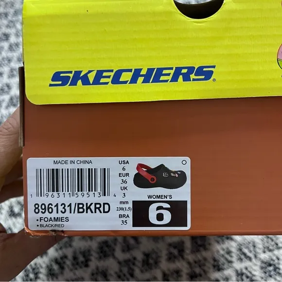 New Skechers Women's Foamies Spongebob Mr.Krabs Slip-ons Black/Red Size 6