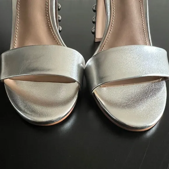 NEW STEVE MADDED ARIANNA SILVER STUDDED BLOCK HEEL SANDAL/HEELS