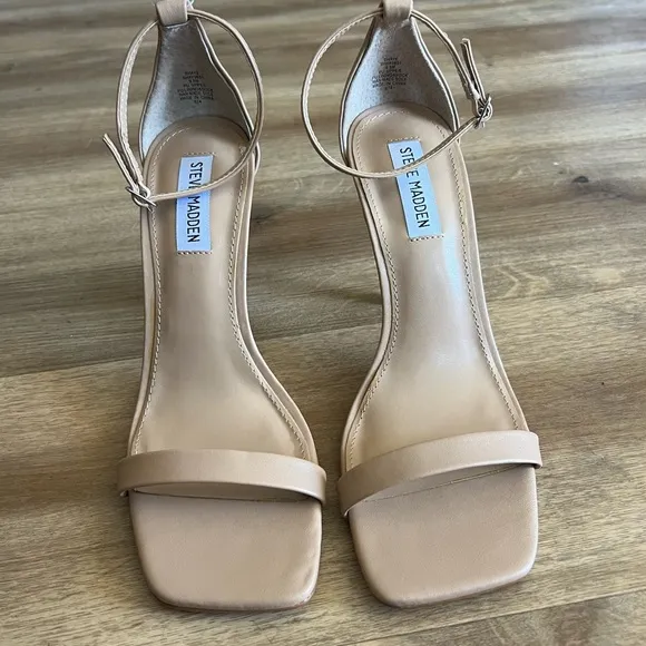 NEW Steve Madden Shaye Sandal Heels