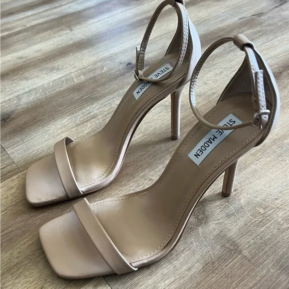 NEW Steve Madden Shaye Sandal Heels