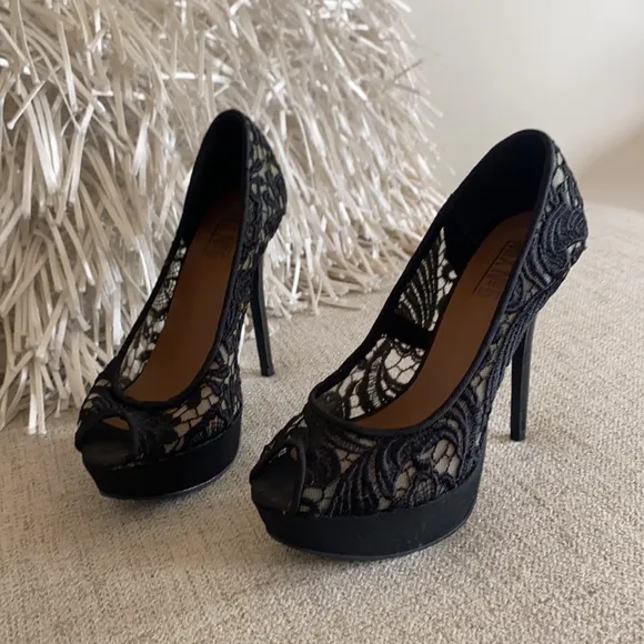 🪞NEW stunning black nude lace open toe heels in size 6