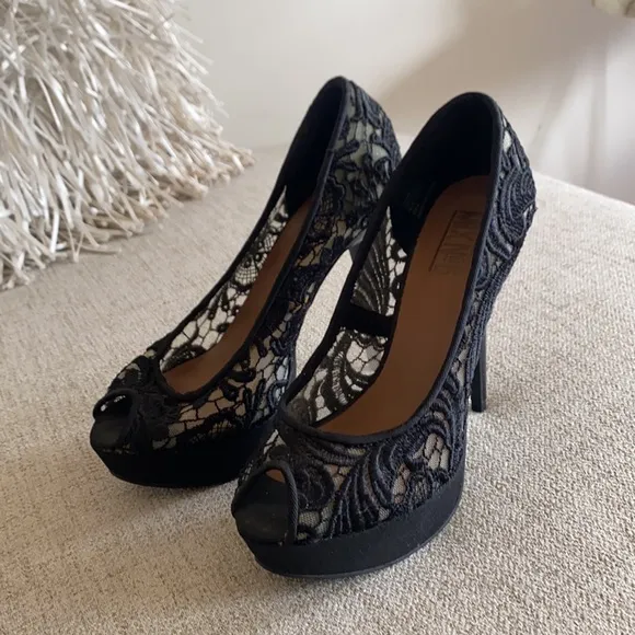 🪞NEW stunning black nude lace open toe heels in size 6