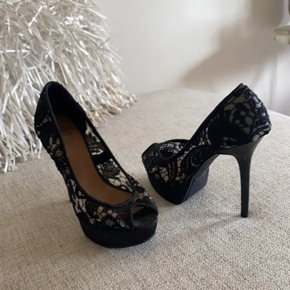 🪞NEW stunning black nude lace open toe heels in size 6