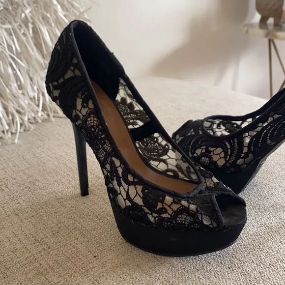 🪞NEW stunning black nude lace open toe heels in size 6