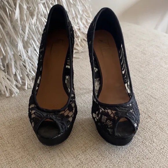 🪞NEW stunning black nude lace open toe heels in size 6