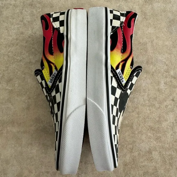 New VANS x DISNEY Mickey&amp;Minnie Flame Classic Slip-On