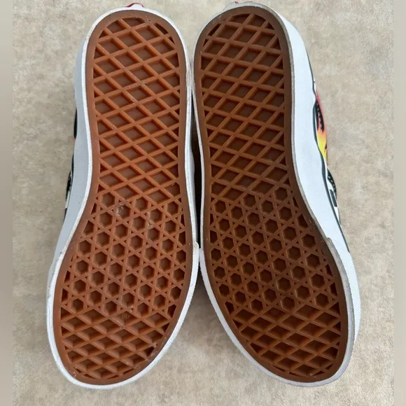 New VANS x DISNEY Mickey&amp;Minnie Flame Classic Slip-On