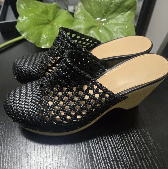 [NEW] Veronica Beard Hardie Black Woven Leather Mule Clogs