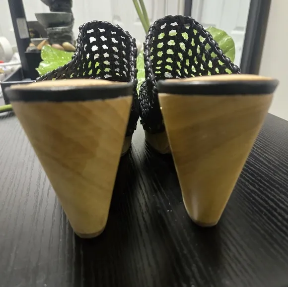 [NEW] Veronica Beard Hardie Black Woven Leather Mule Clogs
