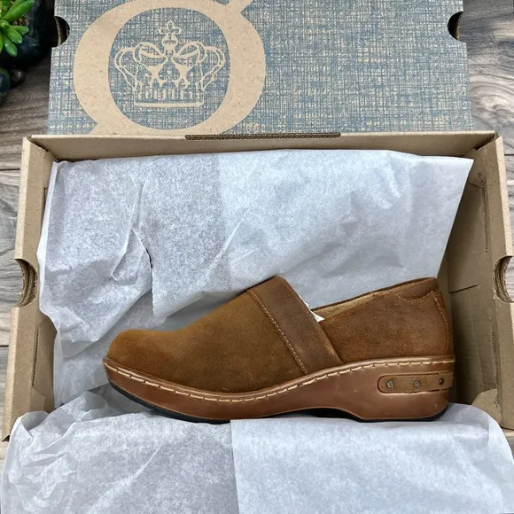 NIB Born Bailie Closed Back Clogs Brown Glazed Ginger Suede 8M 39