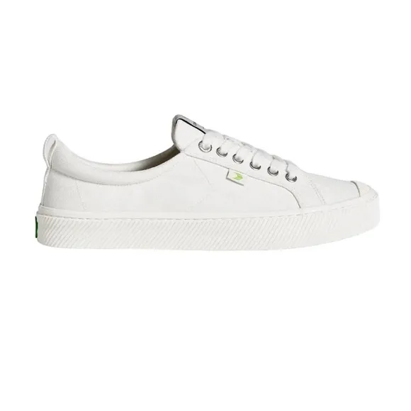 NIB! Cariuma OCA Low Off-White Canvas Sneaker - Size 9