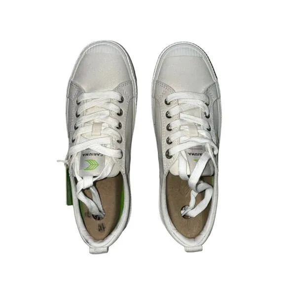 NIB! Cariuma OCA Low Off-White Canvas Sneaker - Size 9