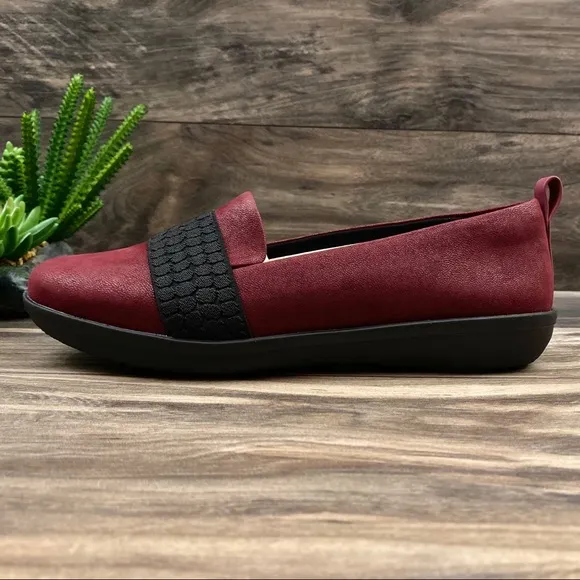 NIB Clarks Ayla Sloane Slip On Comfort Loafer