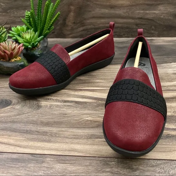 NIB Clarks Ayla Sloane Slip On Comfort Loafer
