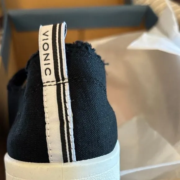 NIB Vionic Beach Malibu Canvas Slip Ons Women's Size 6.5 M Black White Shoes