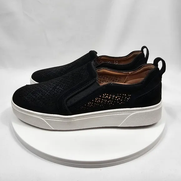 NIB Vionic Kimmie Perforated Suede Slip-On Sneaker Tennis Shoe Pull-On Black 7.5