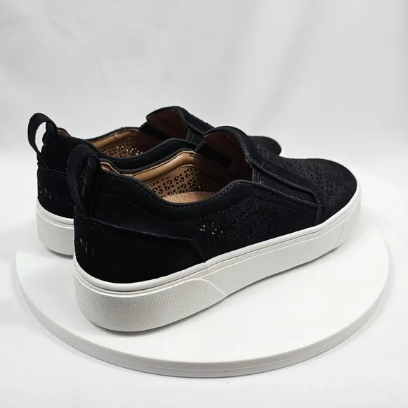 NIB Vionic Kimmie Perforated Suede Slip-On Sneaker Tennis Shoe Pull-On Black 7.5