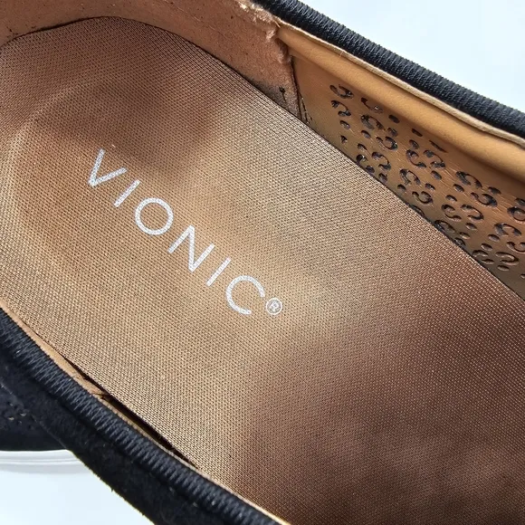 NIB Vionic Kimmie Perforated Suede Slip-On Sneaker Tennis Shoe Pull-On Black 7.5