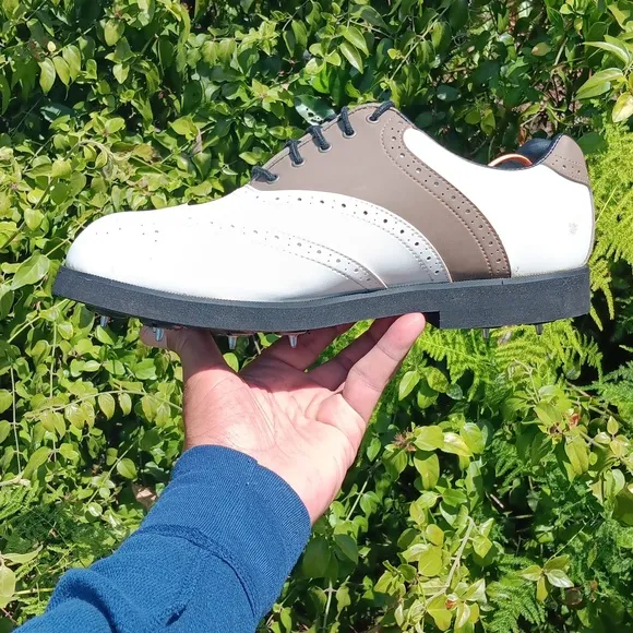 NIBLICK White and Brown Wing Tip Oxford Golf Shoes with Classic Spike Design