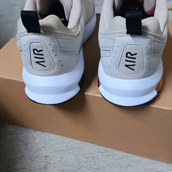 Nike Air Max AP Light Orewood Brown-Beige W11½/M10
