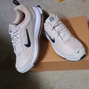 Nike Air Max AP Light Orewood Brown-Beige W11½/M10