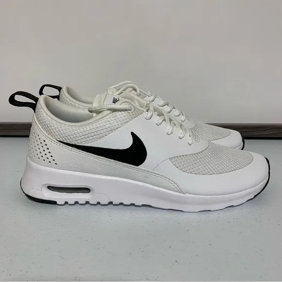 Nike Air Max Thea Sneaker-Size 6 NWOT