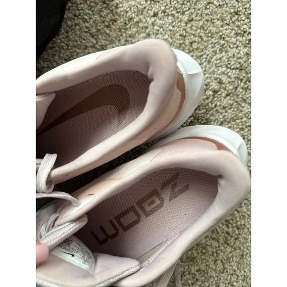 Nike Air Zoom Running Shoes Flyknit Lightweight pink Sneakers women Size 9