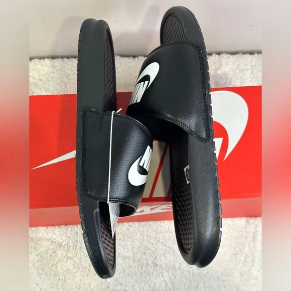 Nike Benassi JDI Slides