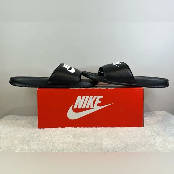 Nike Benassi JDI Slides