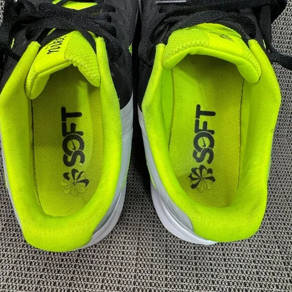Nike Big Kids' Star Runner 3 Youth Size 6Y Black &amp; Yellow Running Shoes