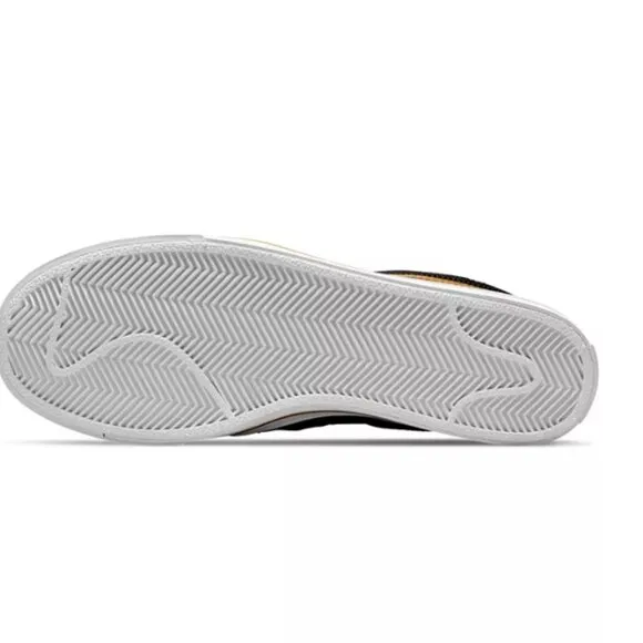 Nike Court Legacy Leopard Slip-On Casual Sneakers from Finish Line SZ 9.5 NEW!
