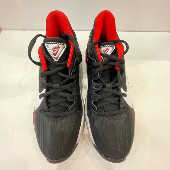 Nike Freak 2 GS cn8574 new in box