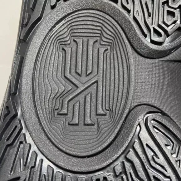 Nike Kyrie 5 TB Promo Low Men’s US 11 Black White NWOT