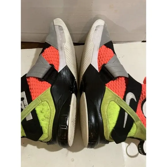 Nike LeBron lrjsfg 330503 Mens size 10 Basketball Sneakers AO4054-800  Shoes