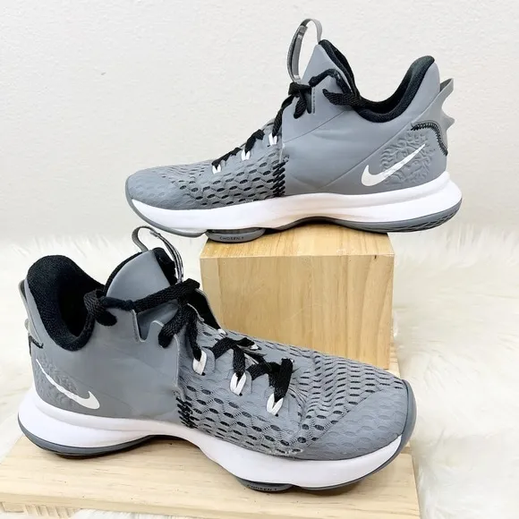 Nike Lebron Witness V 5 Cool Grey White Black Basketball Shoes Men's Size 10.5