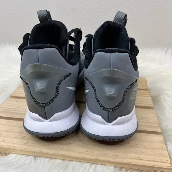 Nike Lebron Witness V 5 Cool Grey White Black Basketball Shoes Men's Size 10.5