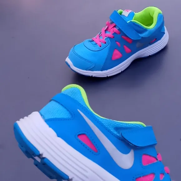 NIKE Revolution 2 (PSV) #555091-402