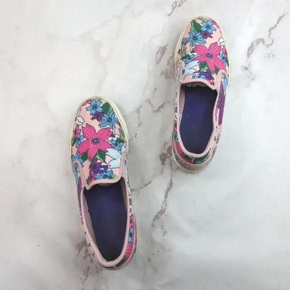 Nike Toki Pink Aloha Floral Sneakers Size 9.5 Canvas Slip On Shoe 724769-605