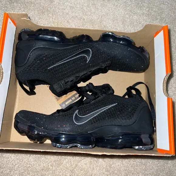 Nike Vapormax 2021 Flyknit GS Black Anthracite DB1550-001 Size 4.5Y
