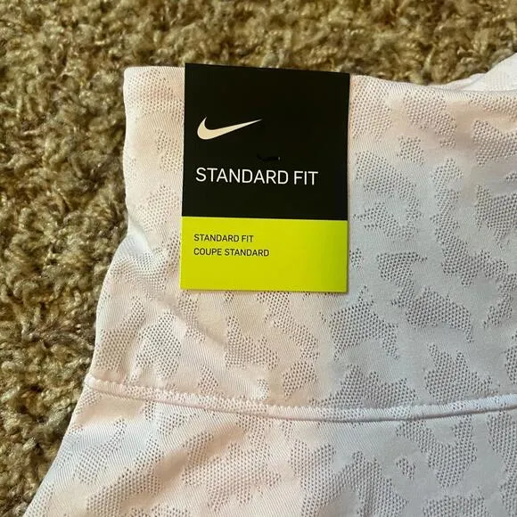 Nike Wmns Breathe Fairway 15&quot; Golf Skorts Sample
