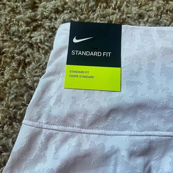 Nike Wmns Breathe Fairway 15&quot; Golf Skorts Sample