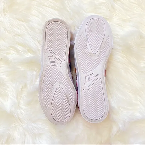 NIKE WOMEN'S COURT ROYALE SLIP-ON SHOE SZ 9.5