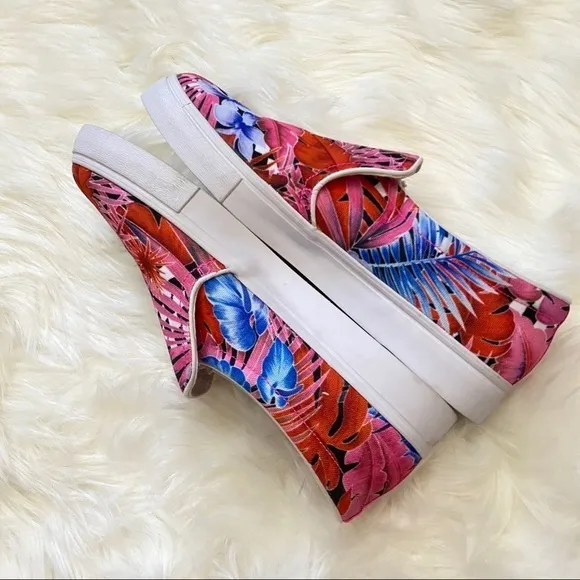 NIKE WOMEN'S COURT ROYALE SLIP-ON SHOE SZ 9.5