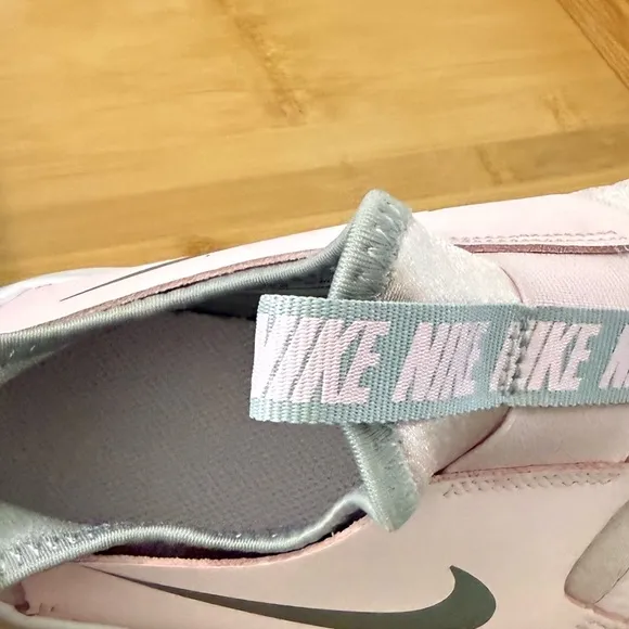 Nike Youth 7Y Pink Gray Flex Runner Slip On Sneakers Lightweight Athletic Shoes