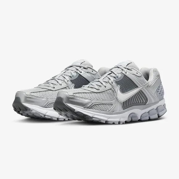 Nike Zoom Vomero 5 Wolf Grey/White 9.5 NWT IN BOX