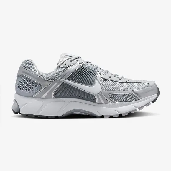Nike Zoom Vomero 5 Wolf Grey/White 9.5 NWT IN BOX