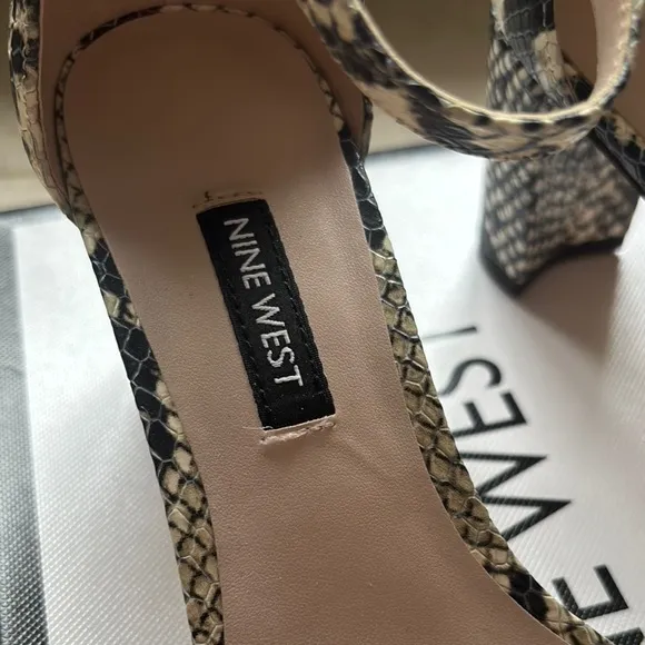 Nine West Pruce Snakeskin Block Heels Size 8
